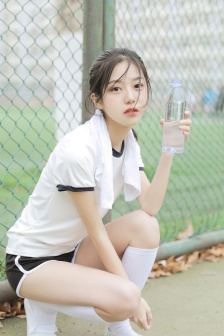 他将头埋进双腿间吮小核